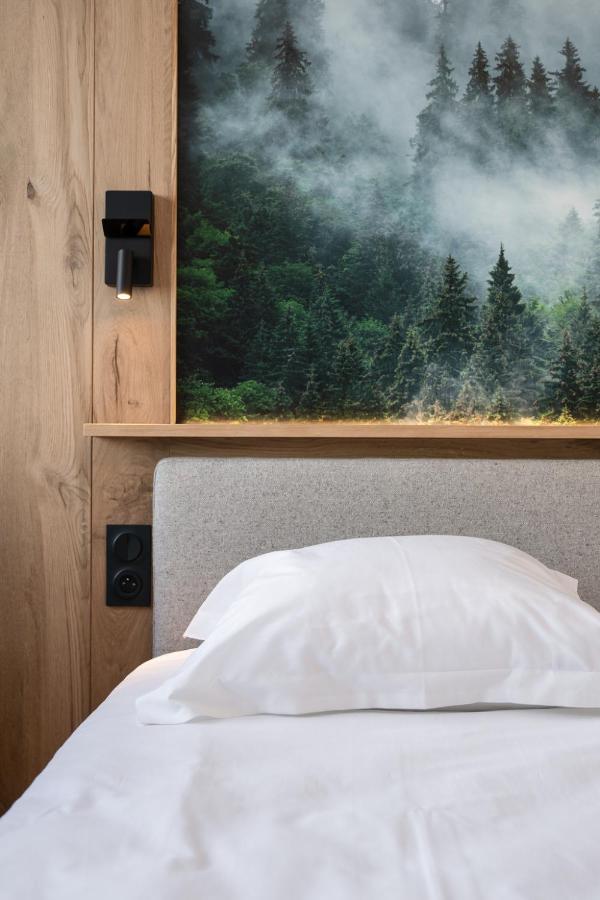Apartment with Mountain View