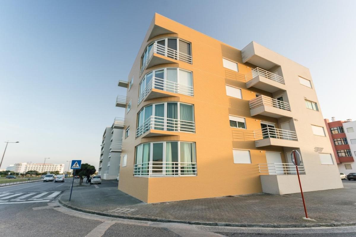Best Houses 09 - Peniche Steps from The Beach - B&B