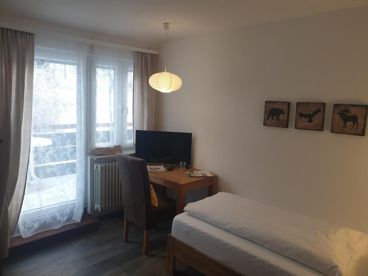 Einzelzimmer mit Balkon