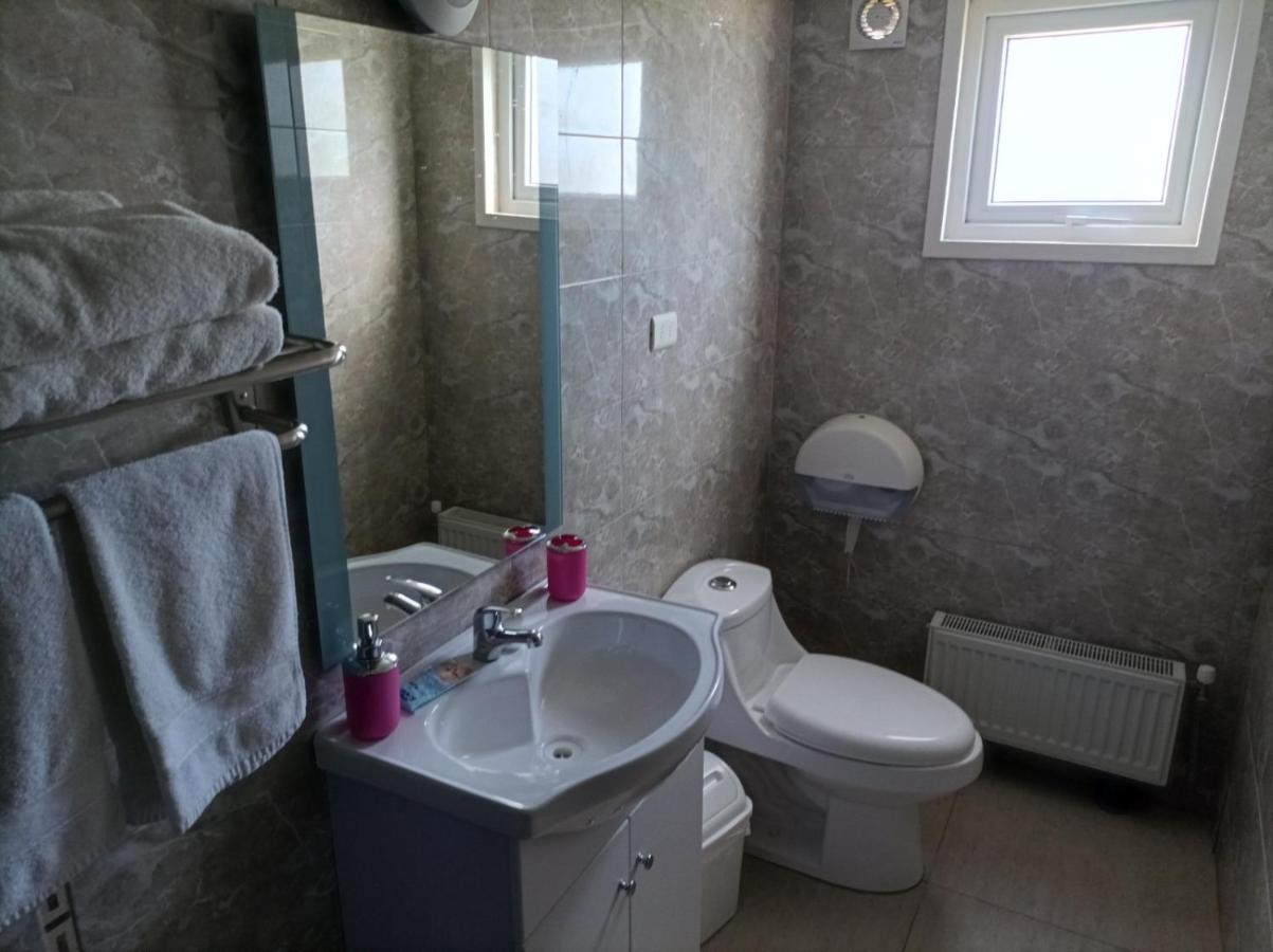 Driepersoonskamer met Badkamer