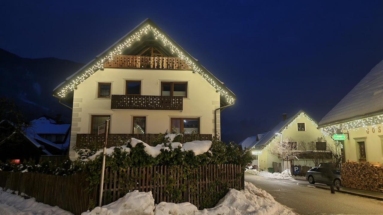 Apartma Uršič - B&B