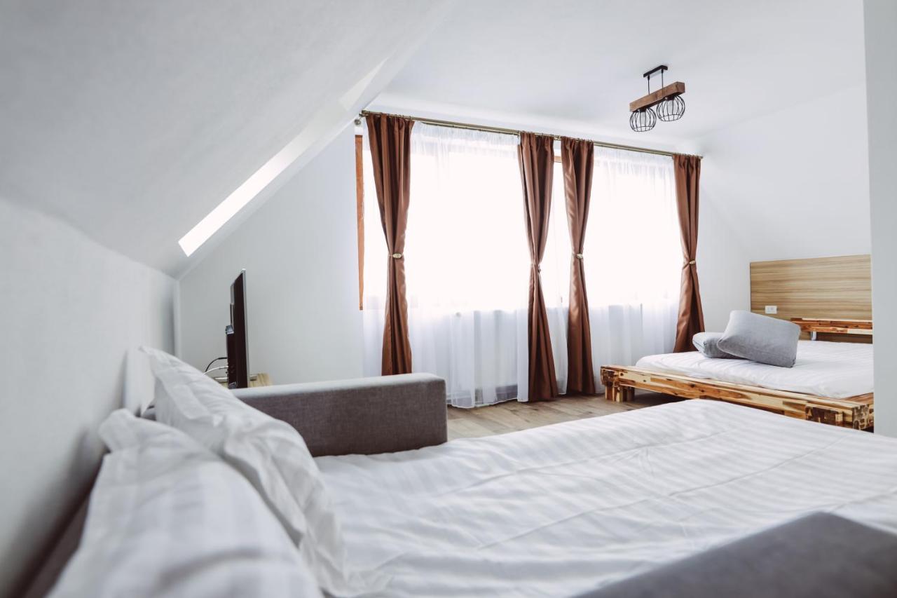 Quadruple Room with Mountain View