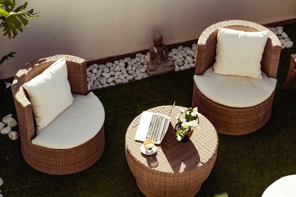 Luxury Designer Penthouse with Private Jacuzzi - B&B