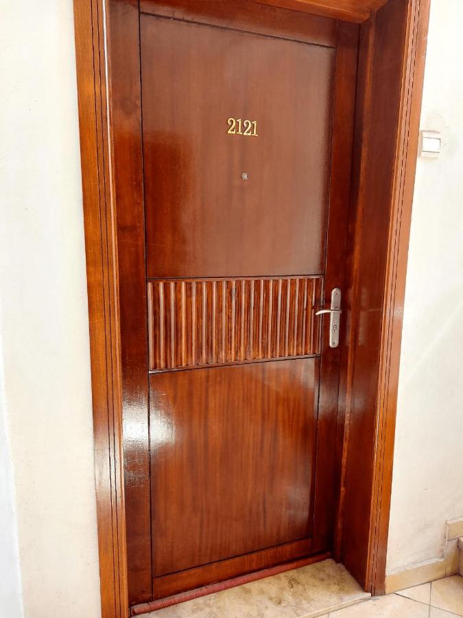 Charite Host Appartement , Wifi et Parking Gratuit - B&B