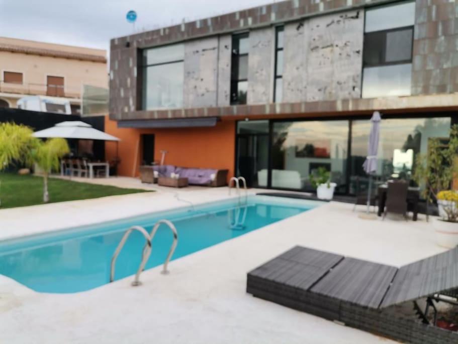 B&B Casinos - RENACER, Valencia a 30 minutos, Piscina y casa privadas para el huésped, Private pool and house for the guest - Bed and Breakfast Casinos