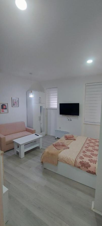 ZELENI VENAC Studio & Apartment - Ferienwohnung Belgrad