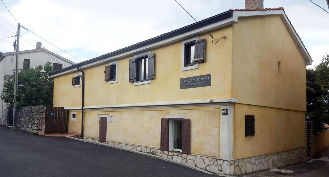 Apartment Ela, Kostrena Rijeka - B&B