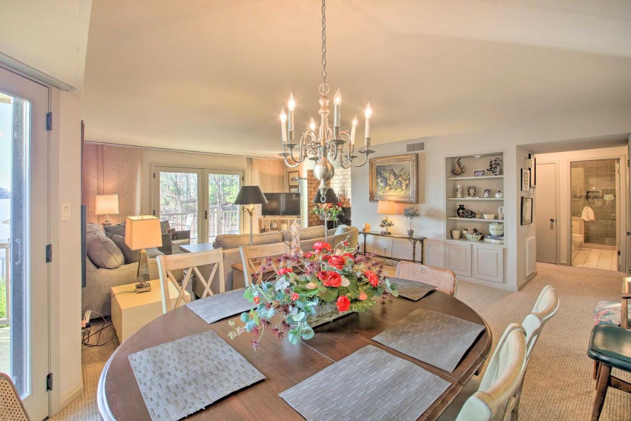 Lakefront Hot Springs Condo with Boat Dock! - Bed and Breakfast
