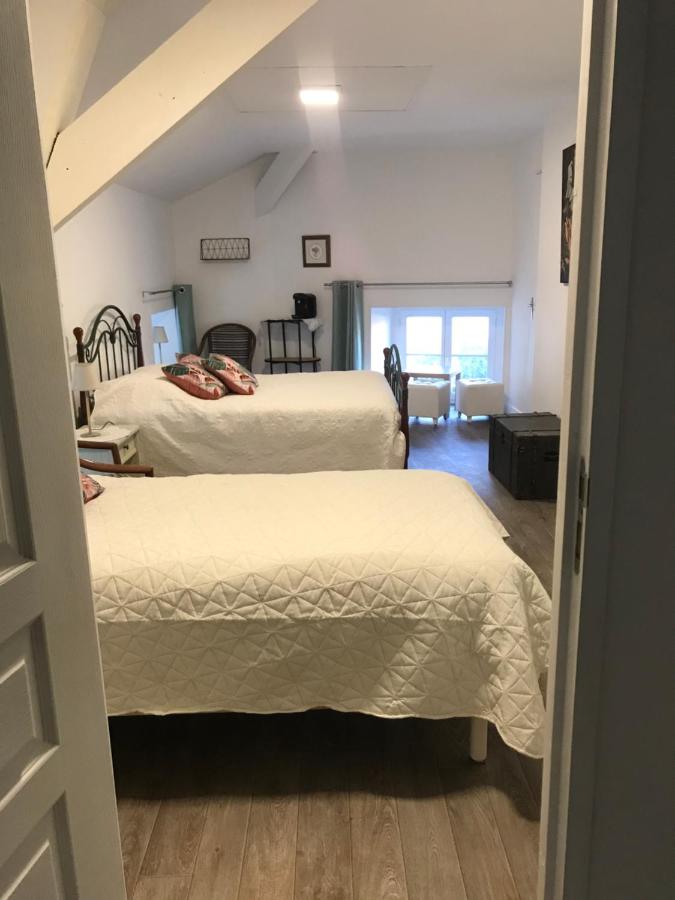 Triple Room with City View