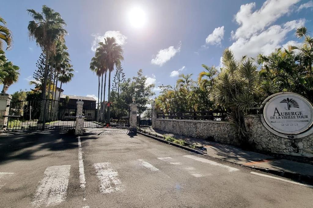 "Aimé Gwada", appartement à 40m de la plage, Rez-de-jardin tropical - Chambres d'hôtes Le Gosier