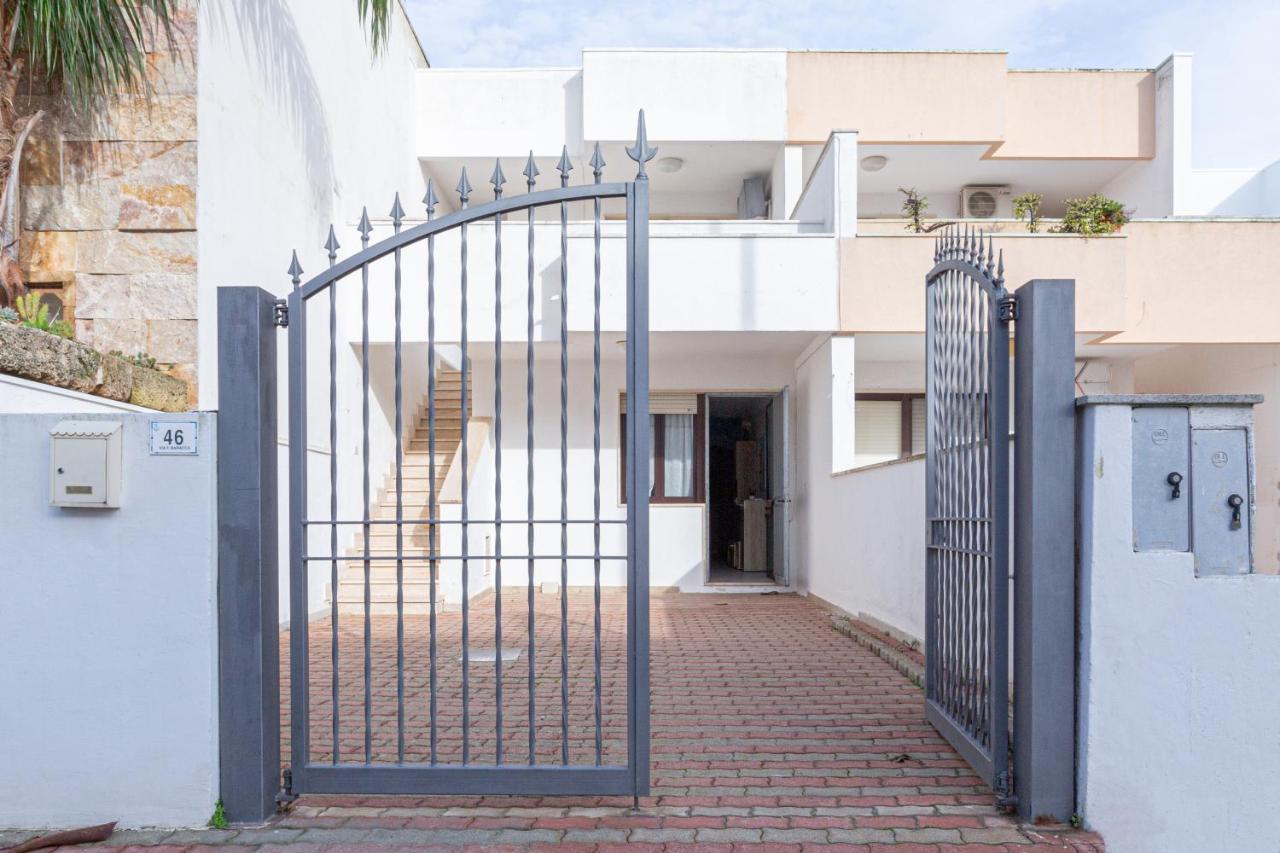 Trilocale a 100 m dal mare climatizzato - Bed and Breakfast Torre Pali