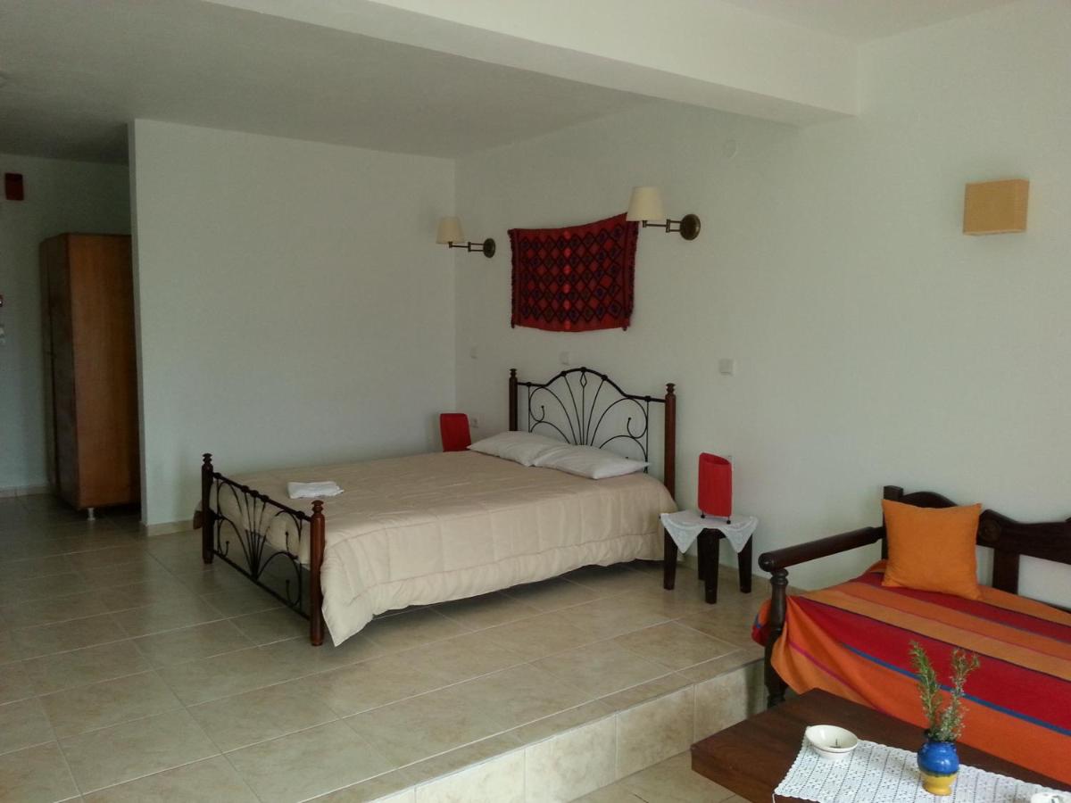 King Studio with Sofa Bed