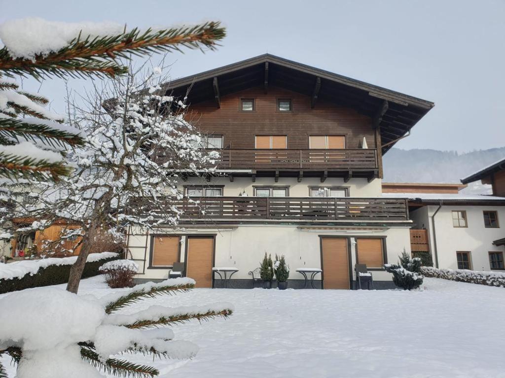 Apartment with Mountain View
