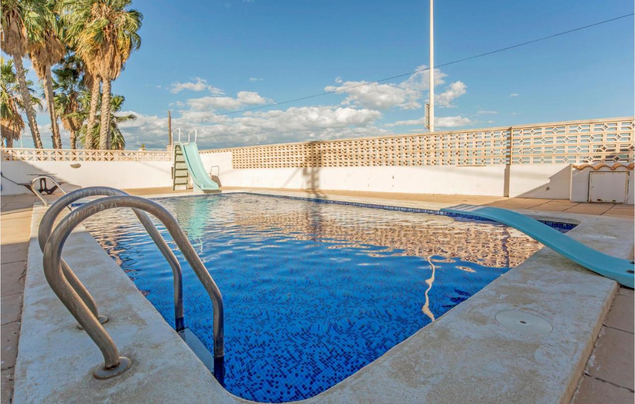 B&B San Antonio - 3 Bedroom Nice Home In Playa De Almazora - Bed and Breakfast San Antonio