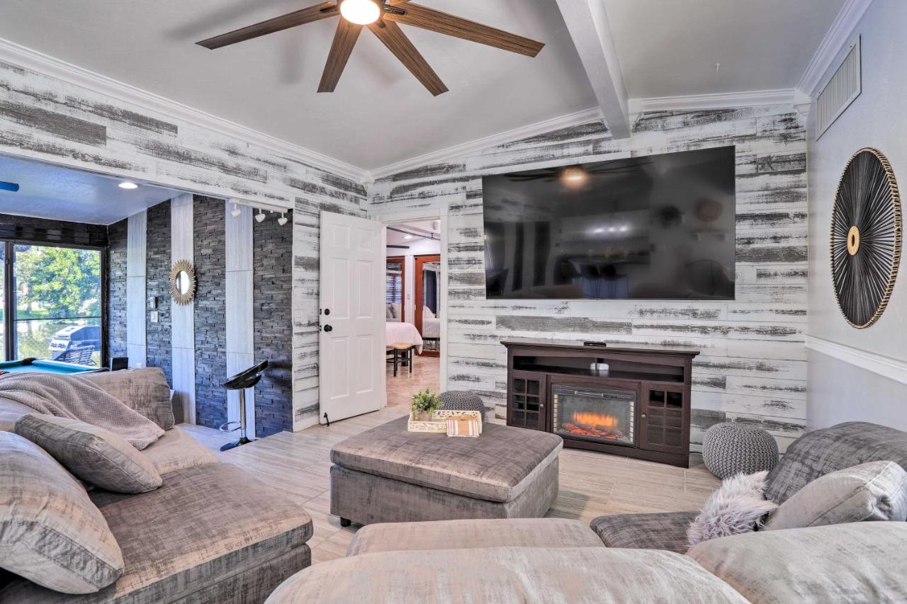 Modern Seminole Home with Patio, 3 Mi to Beach! - B&B Seminole