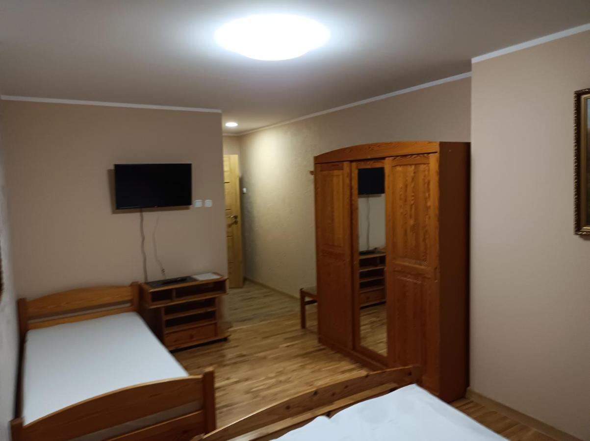 Camera Tripla Standard