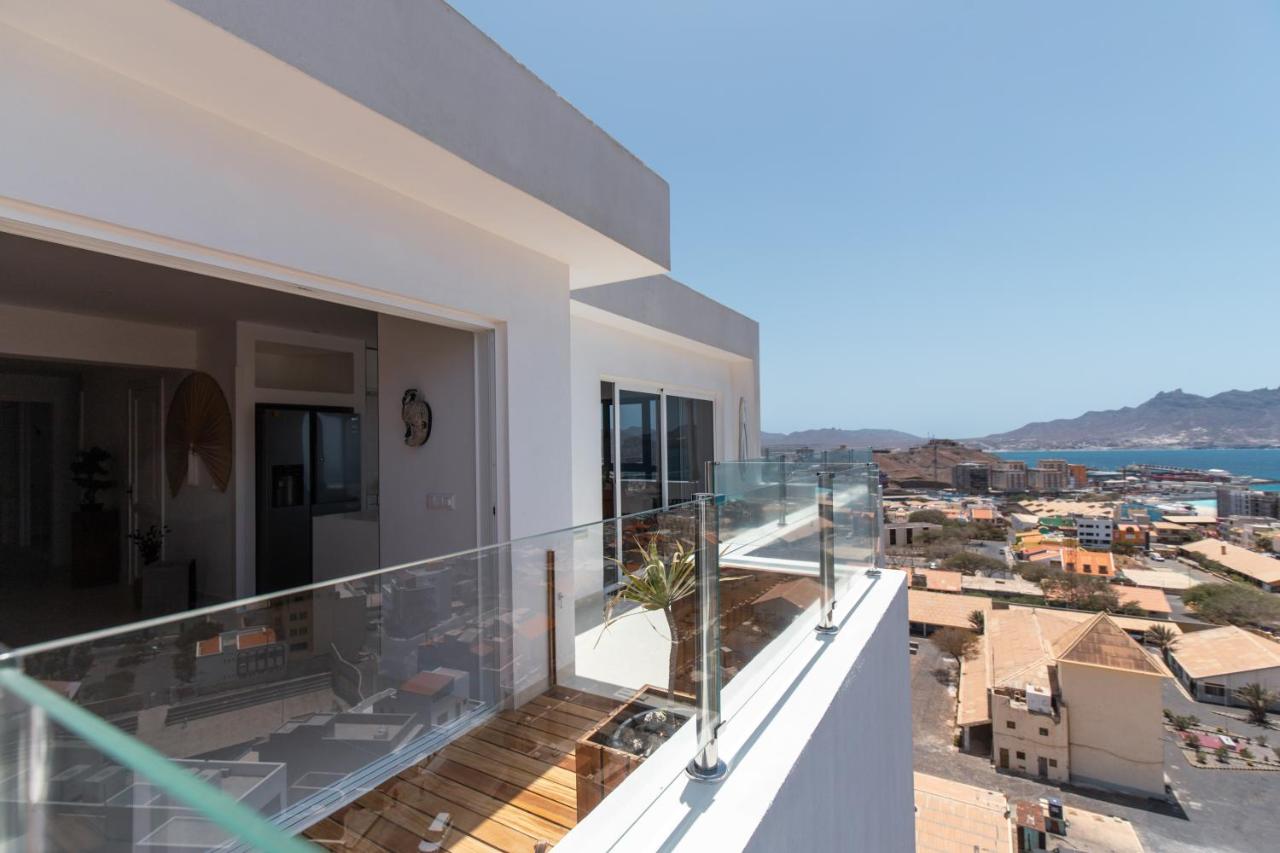 Penthouse with jacuzzi and sea view, Morabeza Deluxe - B&B Mindelo