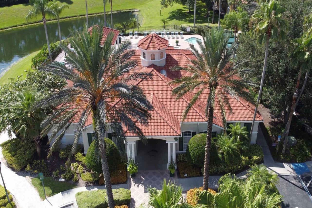 Waterside Villa - Family 4 bed Emerald Island Resort pool home that's close to Disney World - Chambres d'hôtes Kissimmee