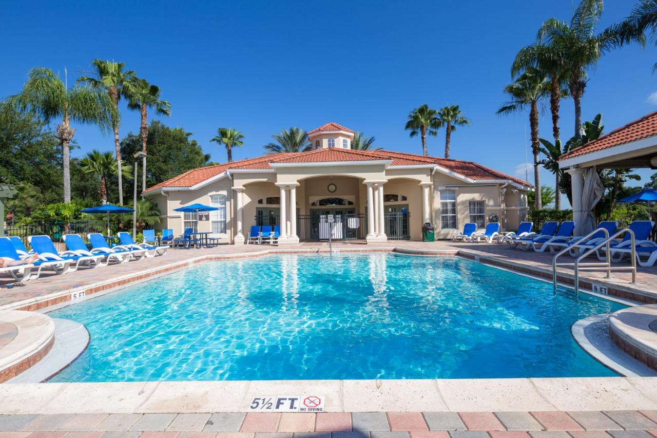 Shooting Star - Family friendly 4 bed pool home on Emerald Island Resort - close to Disney World! - B&B Kissimmee