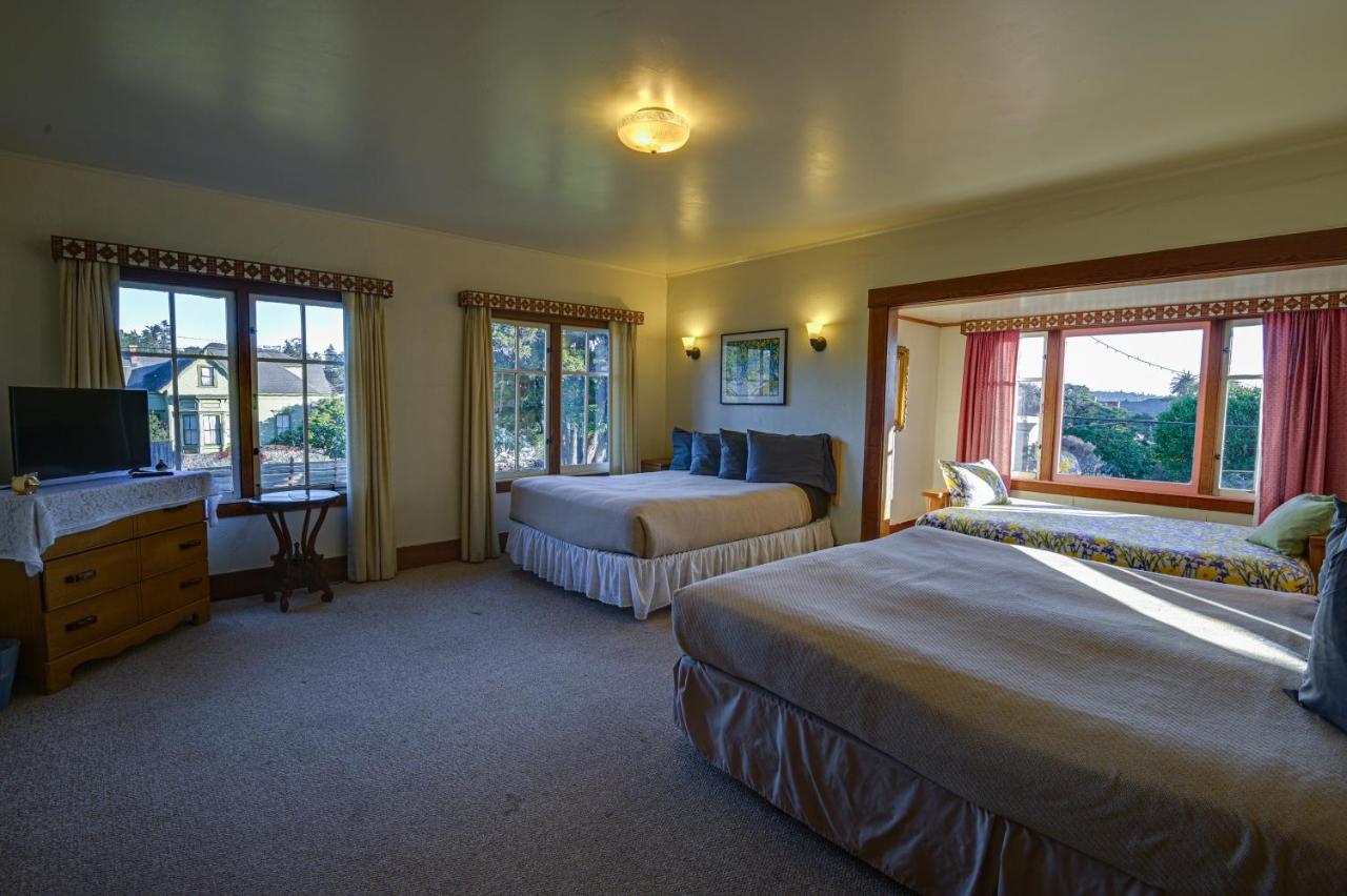 Family Room with Garden View