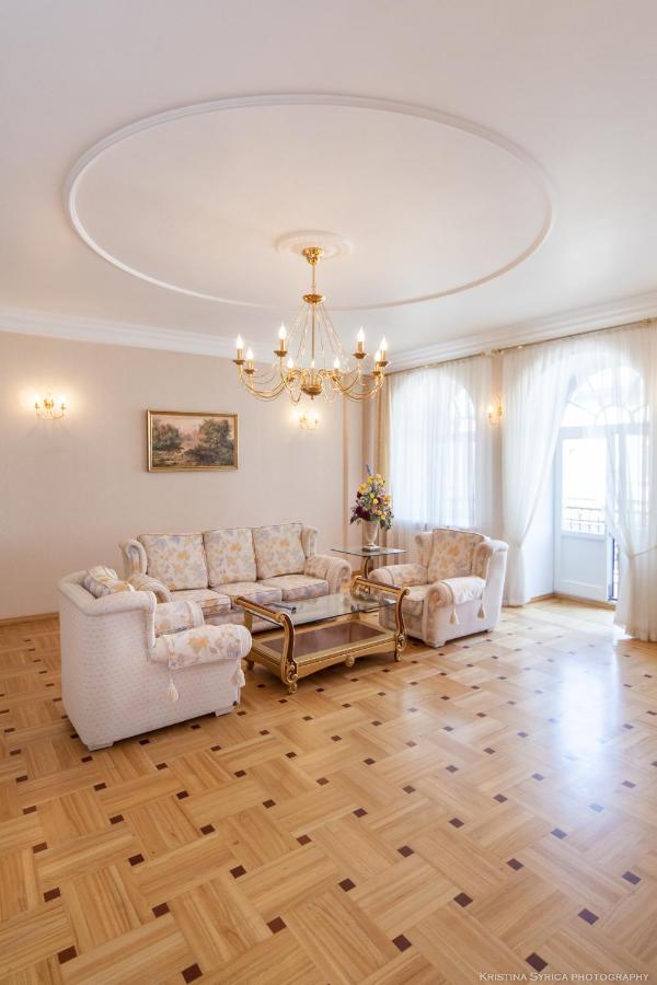 Apartamento de 2 dormitorios con balcón
