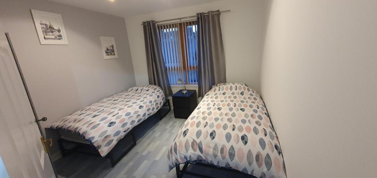 Spacious, modern 3 bedroom luxury flat in centre location - B&B