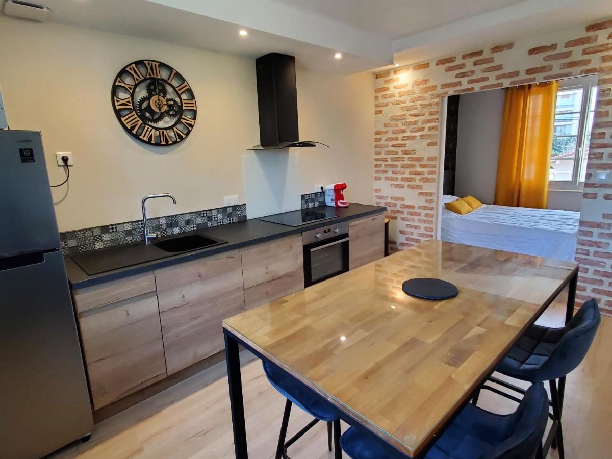 B&B Albi - Superbe T2 lumineux en centre-ville - parking - Bed and Breakfast Albi