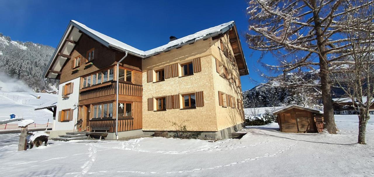 B&B Mittelberg - Ferienwohnung Zunzer - Bed and Breakfast Mittelberg