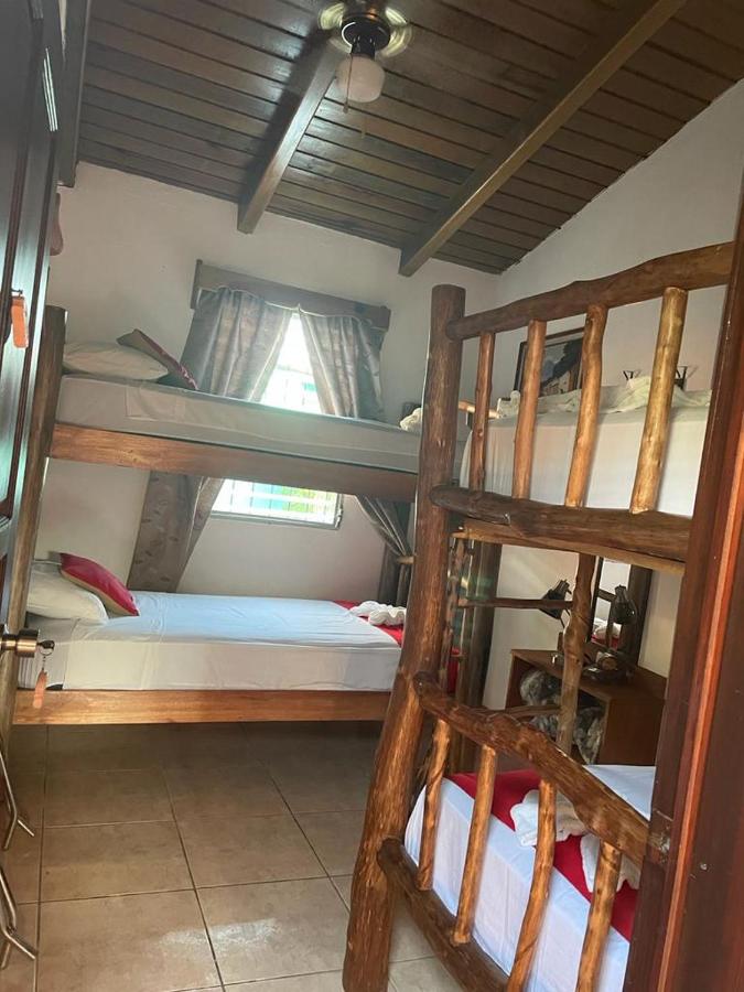 Chambre Quadruple Économique avec Salle de Bains Commune