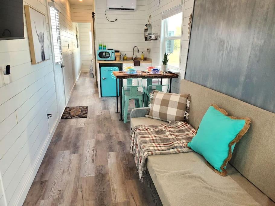 TCR @ 290 Wine Trail #11 - New 40' unit sleeps 4! - B&B