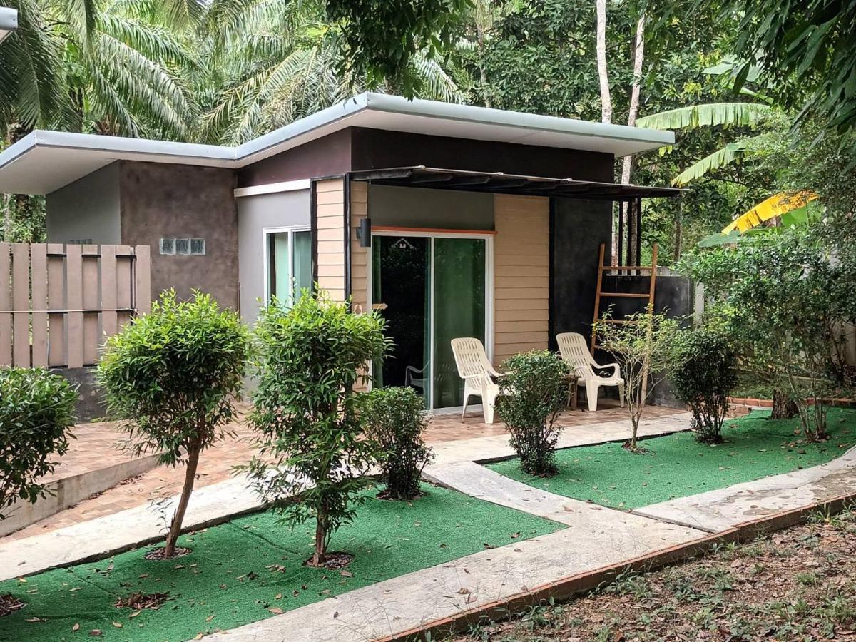 Deluxe Bungalow with Garden View