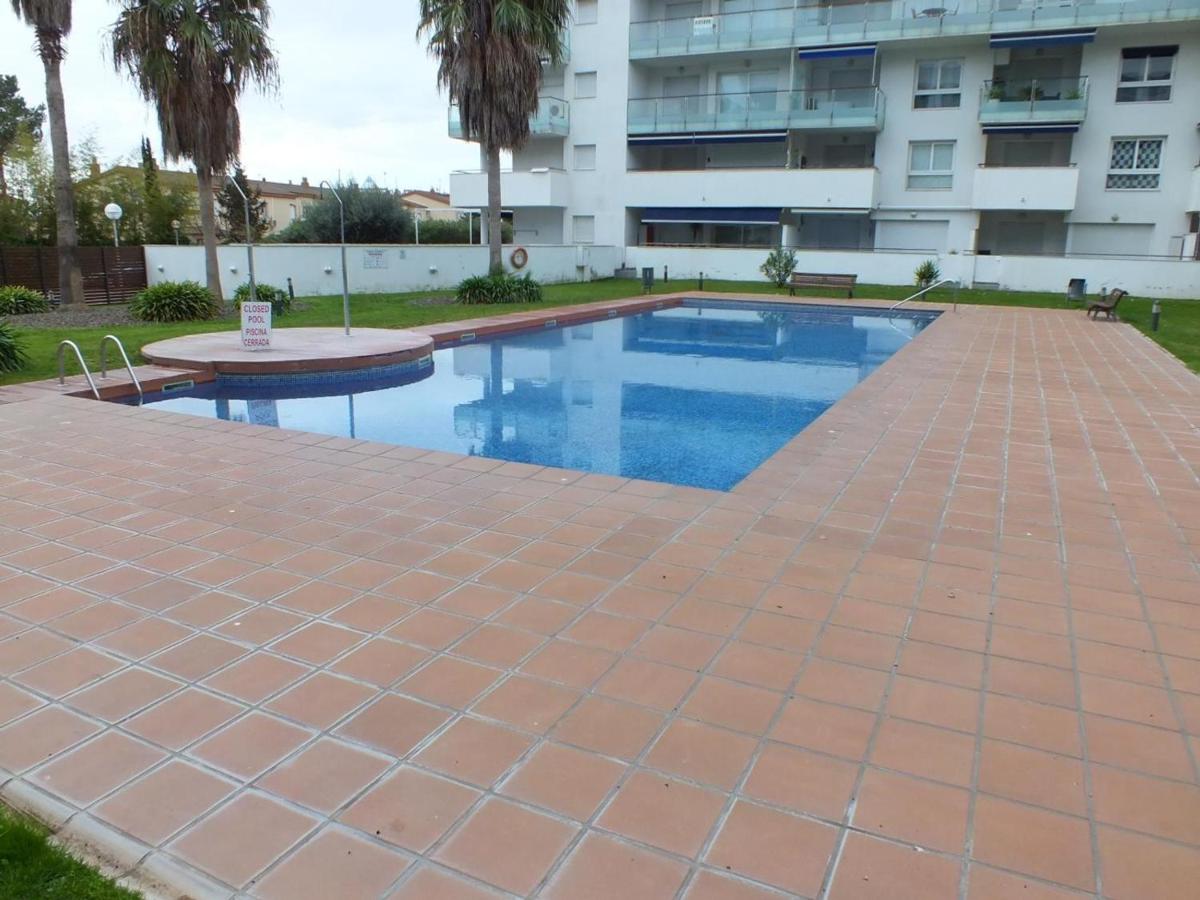 Apartamento acogedor con piscina comunitaria y parking en Roses, cerca de la playa y atracciones - ES-204-39 - B&B Roses