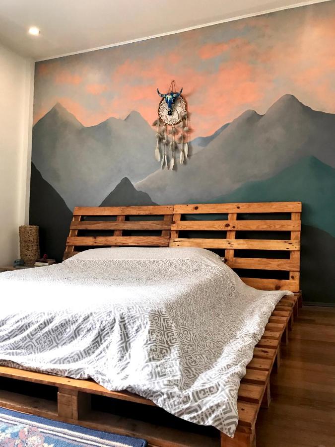 Boho Inspired Home Near Rockwell - B&B