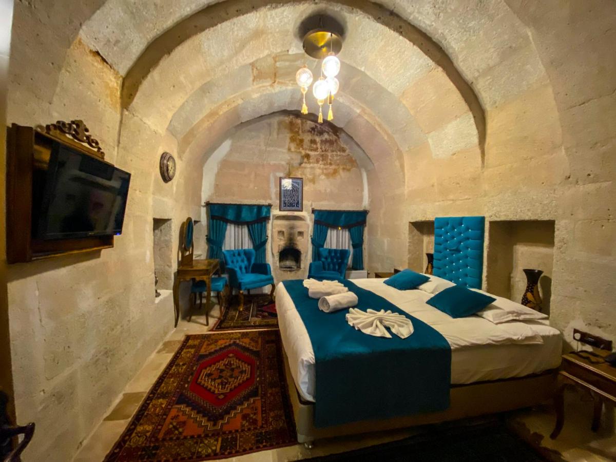 Deluxe Cave Room with Fireplace