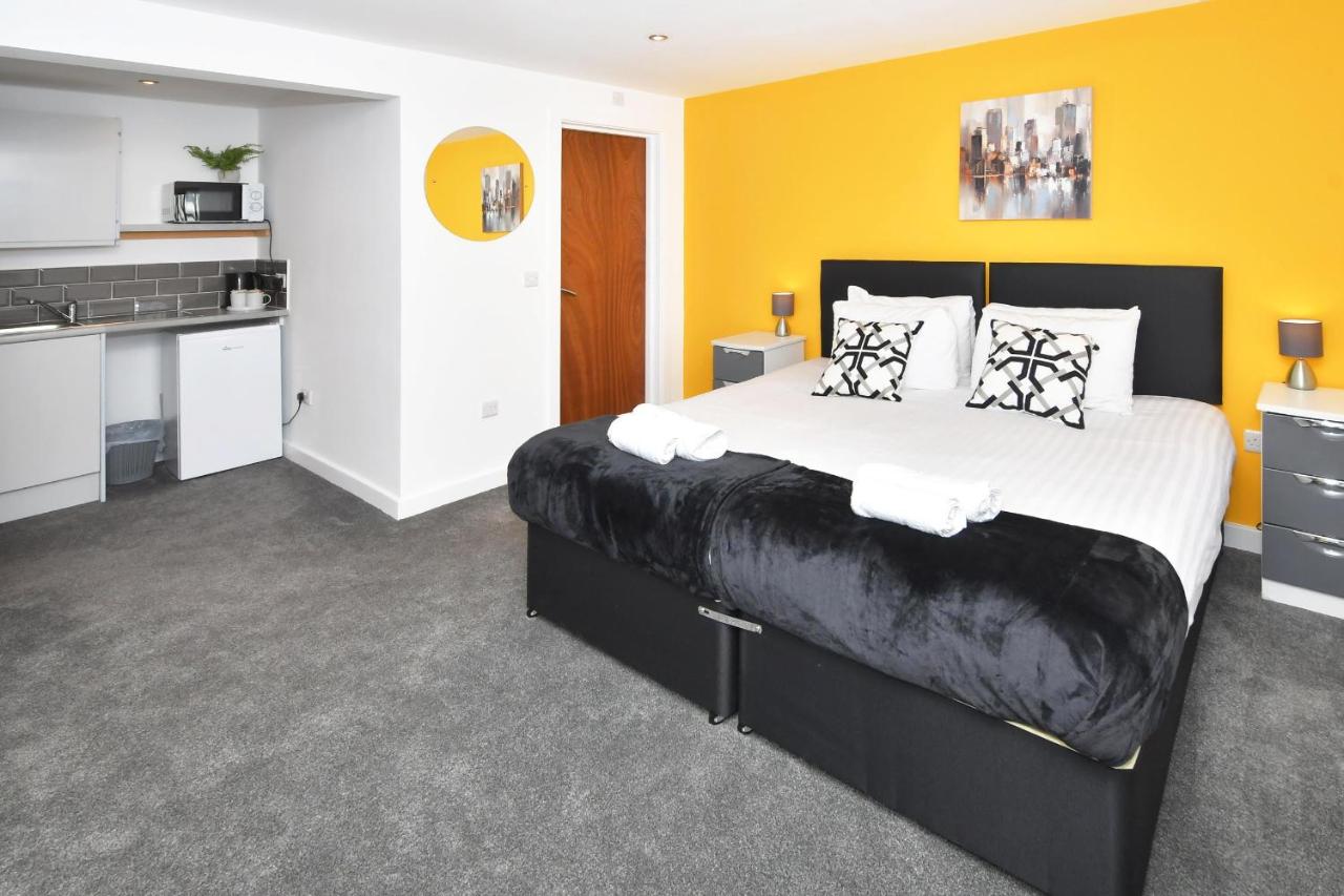 B&B Stoke-on-Trent - NelsonStays Self-Contained Studios Stoke on Trent - Bed and Breakfast Stoke-on-Trent