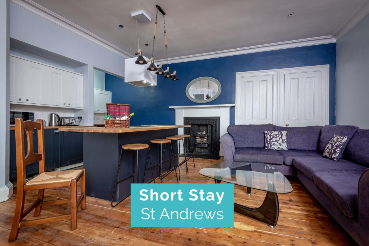 B&B St Andrews - Market Street Apartment Sleeps 6 - Bed and Breakfast St Andrews