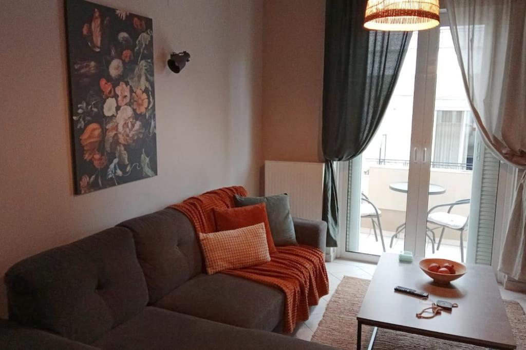 B&B Tripolis - Central Artistic 2-Bedroom Apartment 79sqm - Bed and Breakfast Tripolis