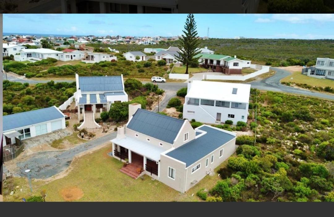 B&B Struisbaai - Four Steenbras - Bed and Breakfast Struisbaai