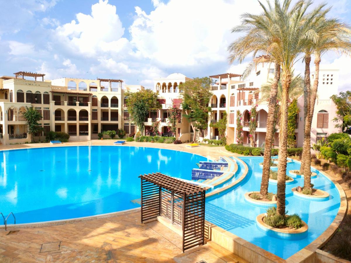 one bedroom apartments aqaba on 2 swimming pool Tala bay - B&B