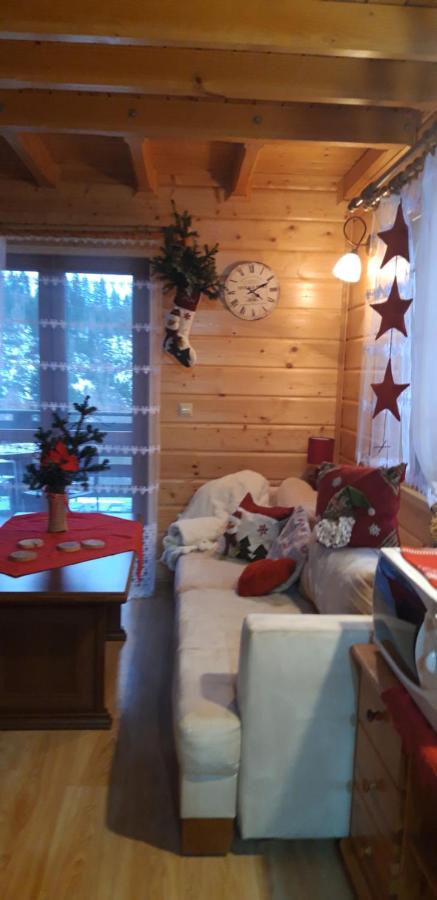 Chalet (4 Adults) with Mountain View