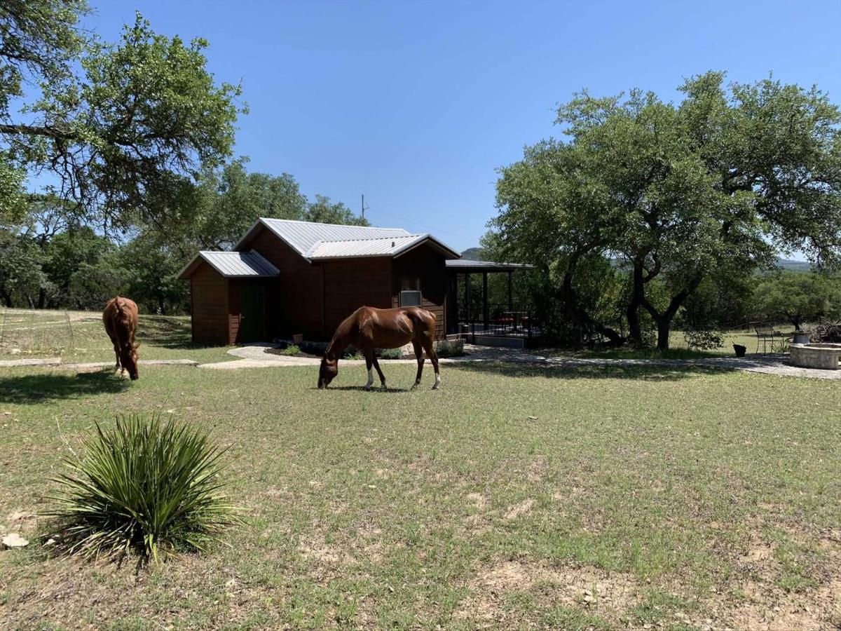 B&B Pipe Creek - Hill Country Hideout - Bed and Breakfast Pipe Creek