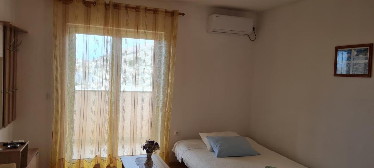 Apartment mit Balkon