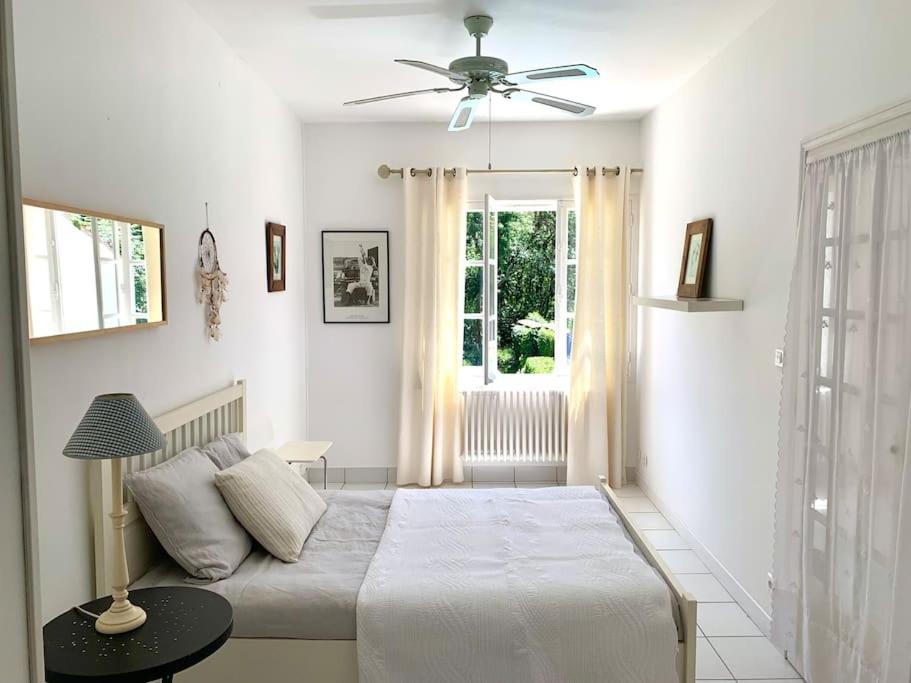 Maison de ville confortable avec piscine - B&B