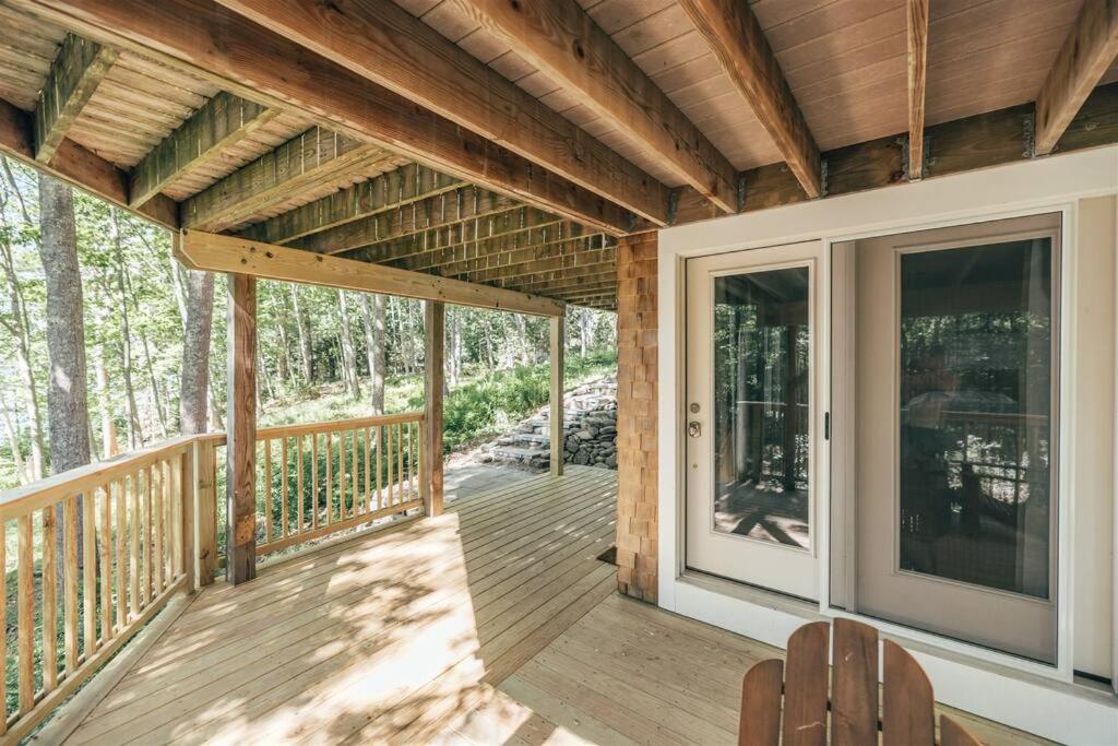 Waterfront, Newly Built, Spacious Apartment! - B&B