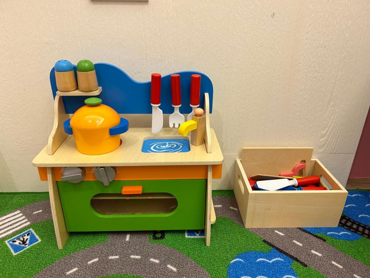 Deluxe Room (2 Adults + 1 Child)