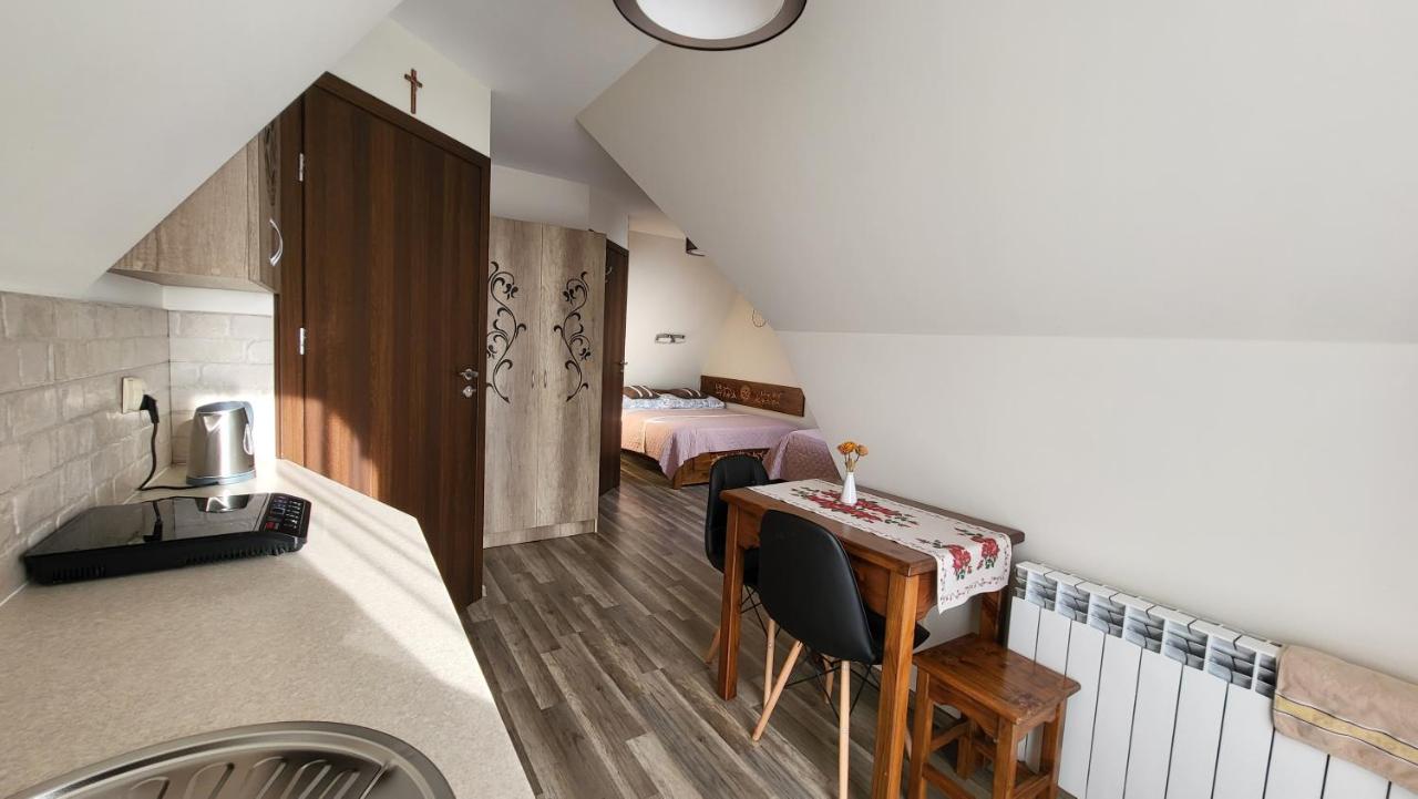Dreibettzimmer mit Bergblick