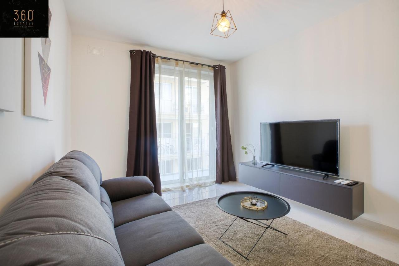 B&B Gżira - 5th Floor brand new APT, with PRVT Balcony & WIFI by 360 Estates - Bed and Breakfast Gżira
