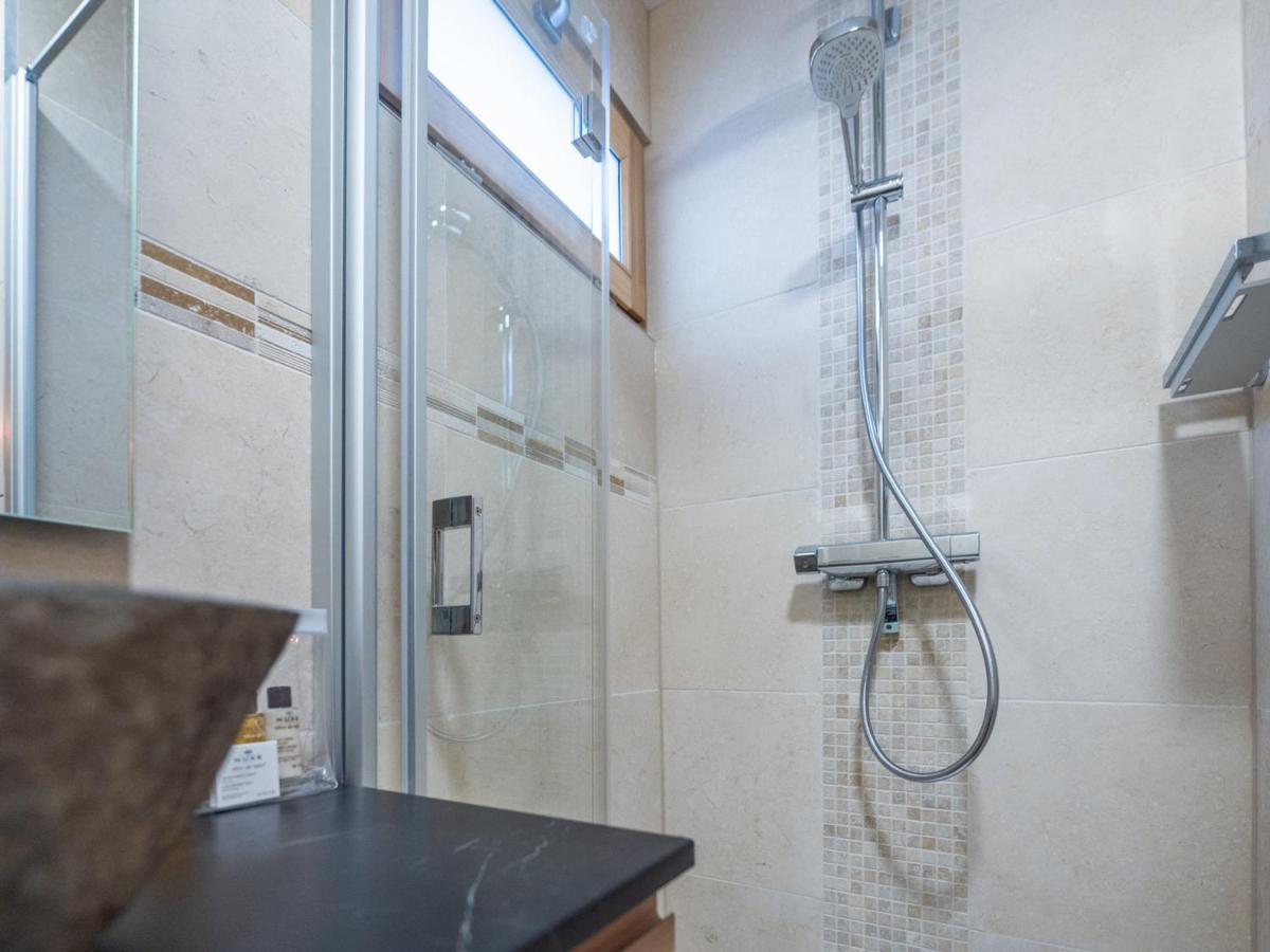 Appartement rénové coeur Alpe d'Huez avec parking et wifi - Chambres d'hôtes L'Alpe d'Huez