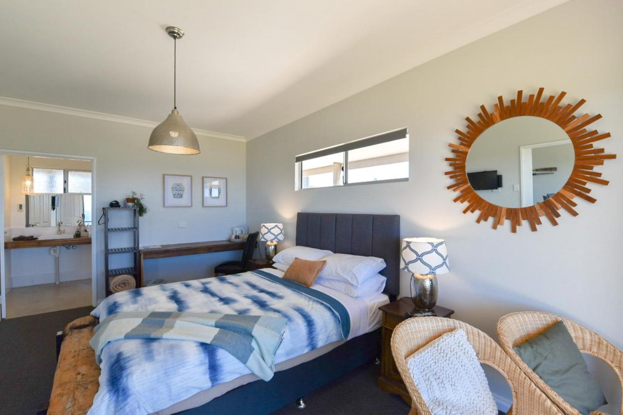Queen Room - Short Beach