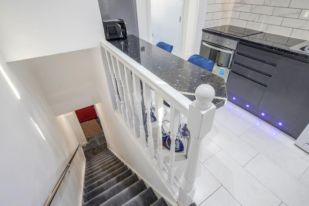 Warm Welcome I Super Cozy l 2BBR l Sleeps 5 Free Parking I Wi-Fi - Ferienwohnung Tilbury